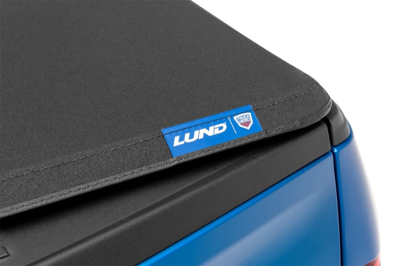 Lund 14-17 Chevy Silverado 1500 (8ft. Bed) Genesis Elite Tri-Fold Tonneau Cover - Black